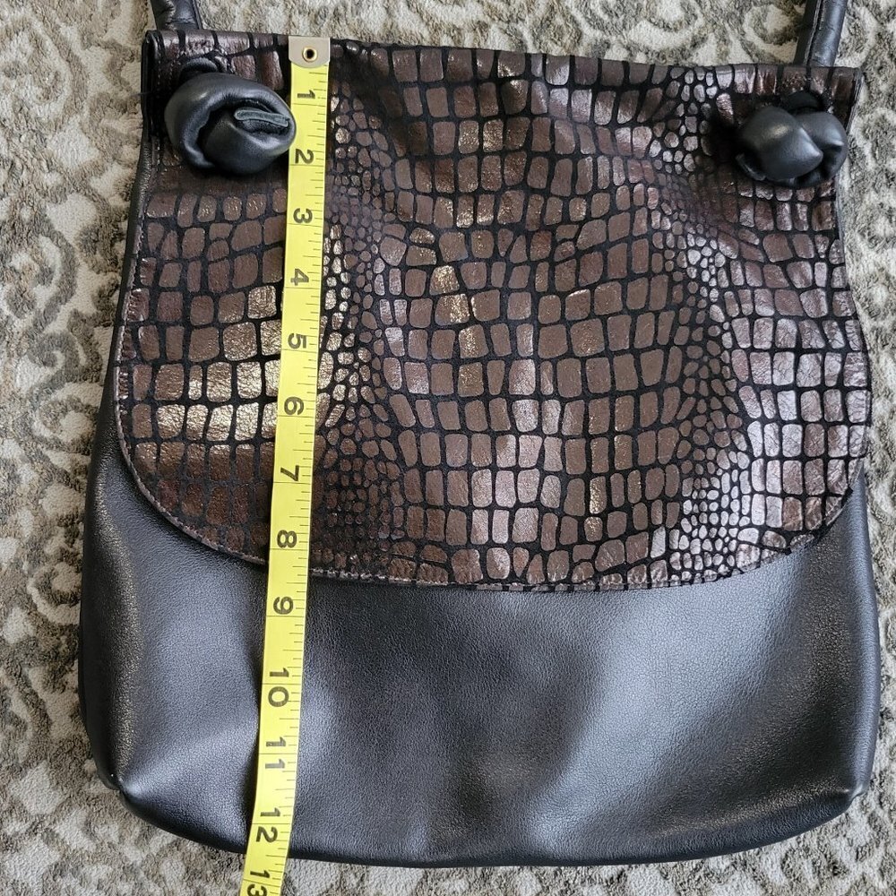 Liza Ganz Black Embossed Leather Fold Over Shoulder Bag - Picture 6 of 8